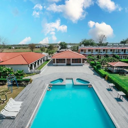 Rupis Resort Near Udaipur Airport Dabok エクステリア 写真