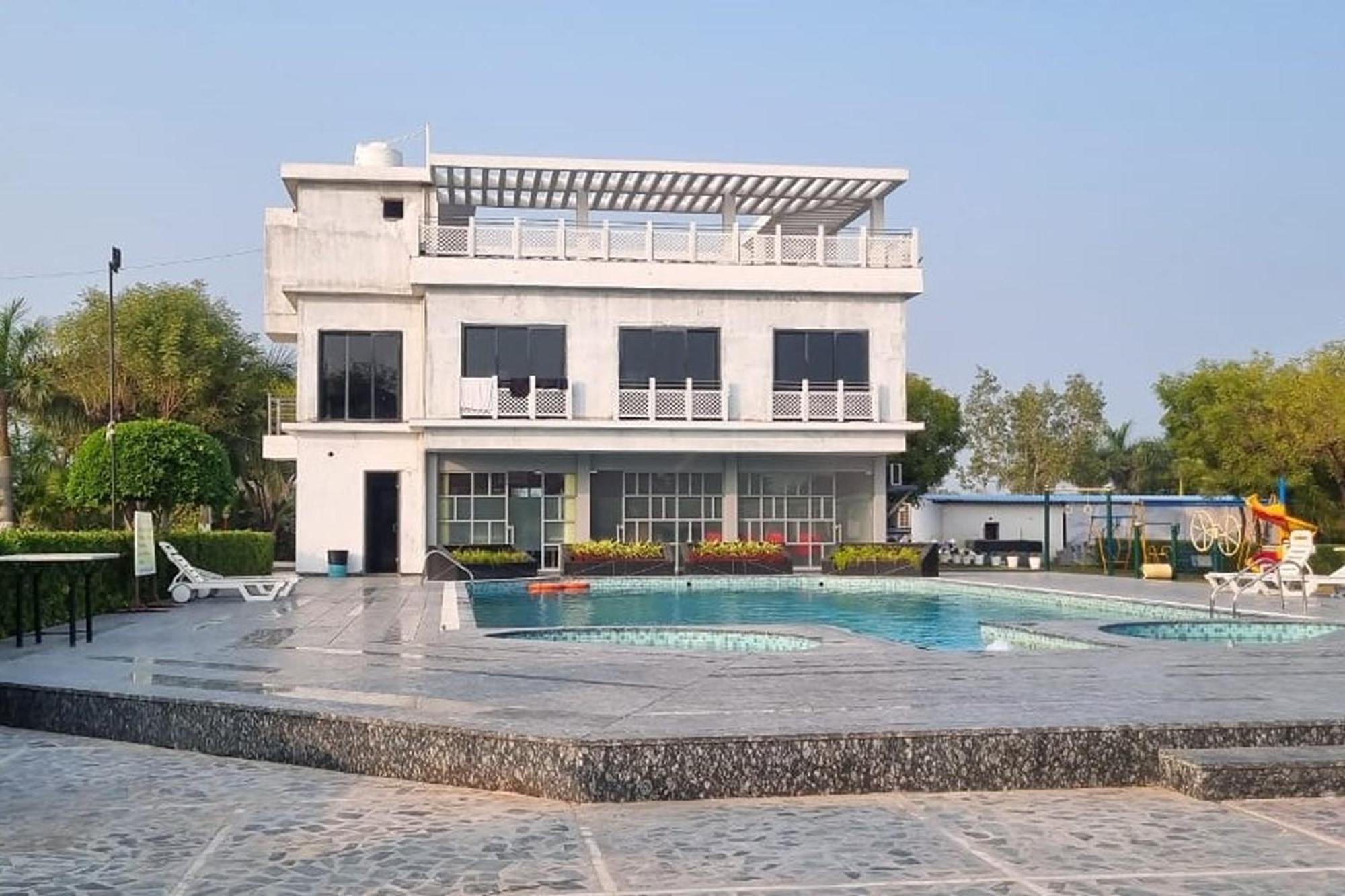 Rupis Resort Near Udaipur Airport Dabok エクステリア 写真