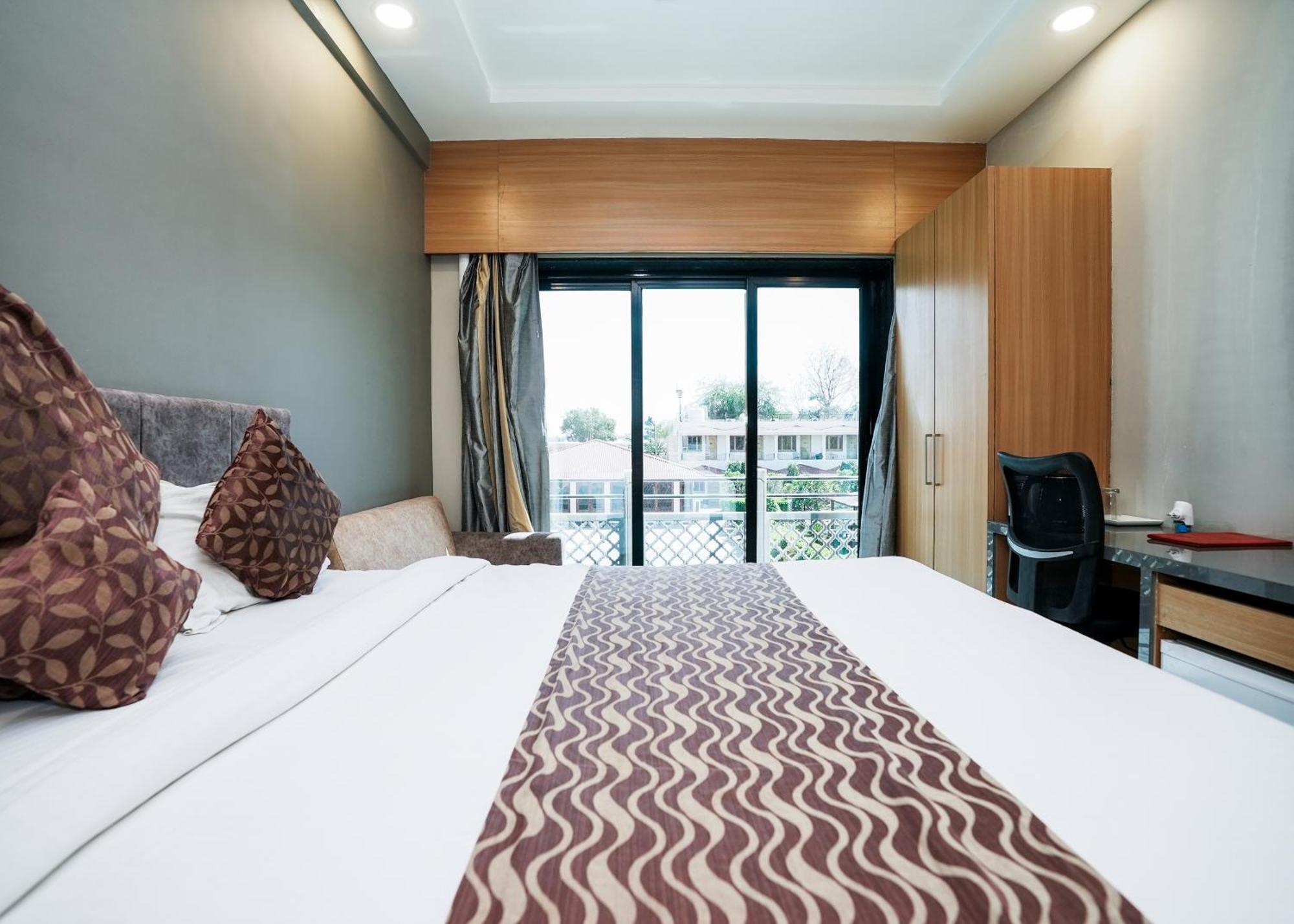 Rupis Resort Near Udaipur Airport Dabok エクステリア 写真