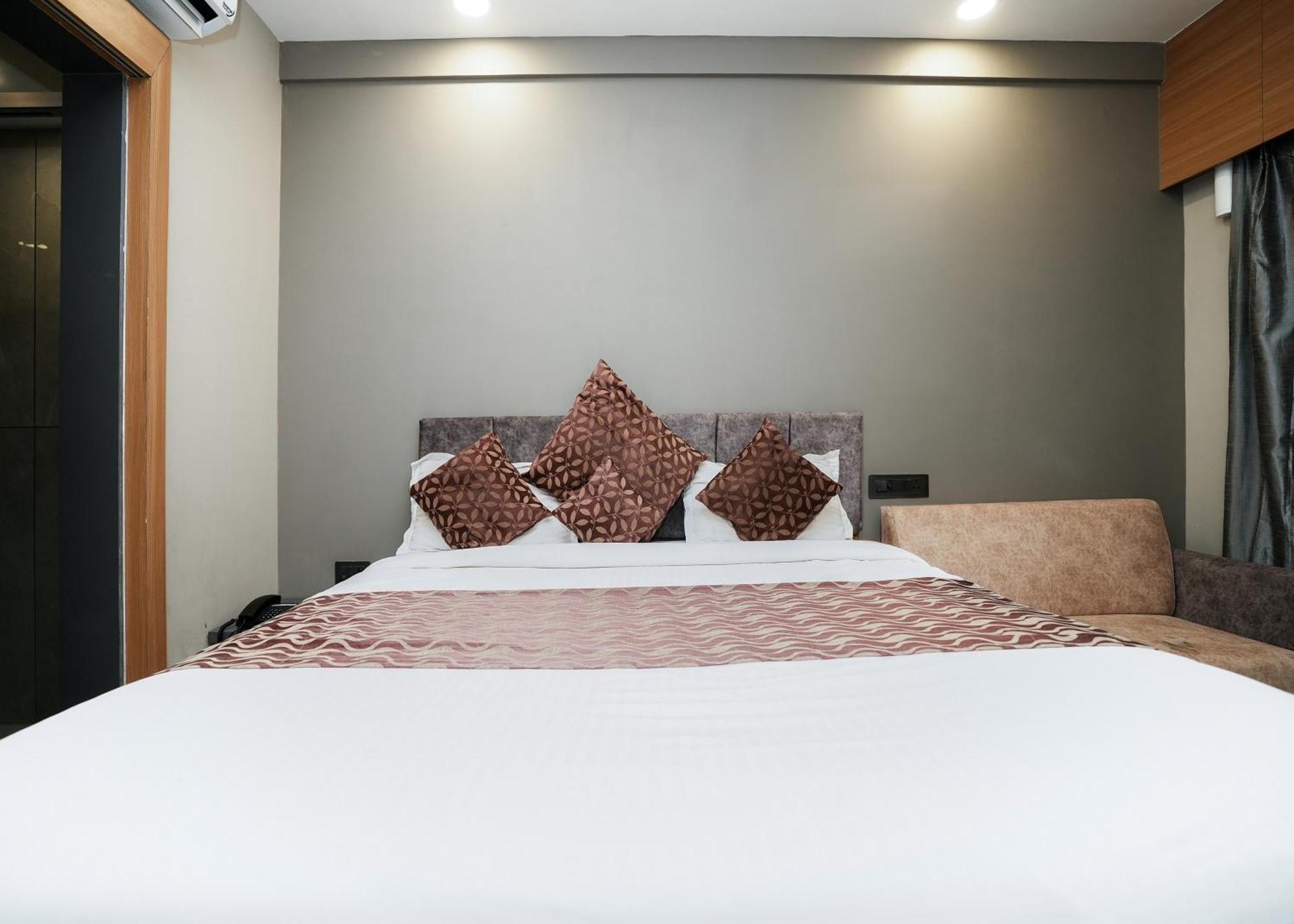 Rupis Resort Near Udaipur Airport Dabok エクステリア 写真