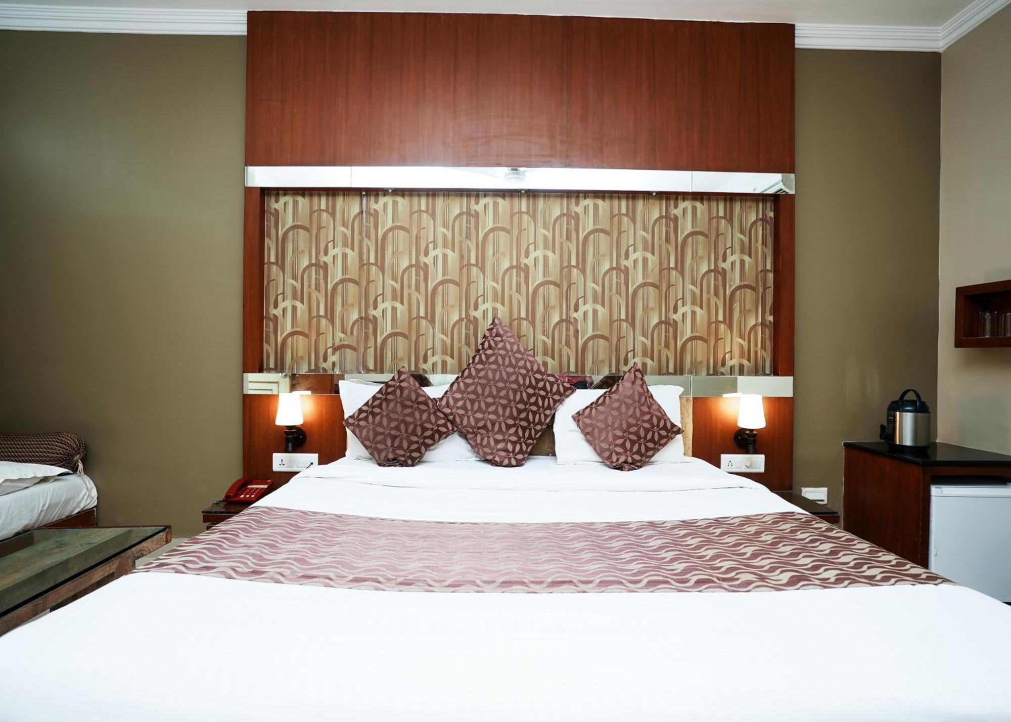 Rupis Resort Near Udaipur Airport Dabok エクステリア 写真