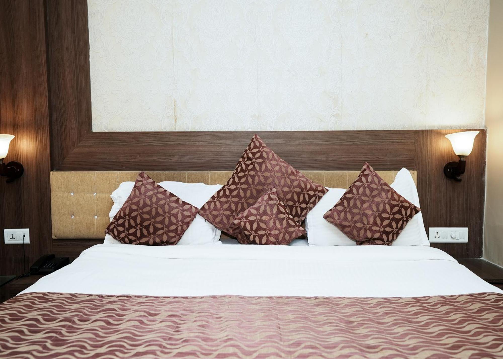 Rupis Resort Near Udaipur Airport Dabok エクステリア 写真