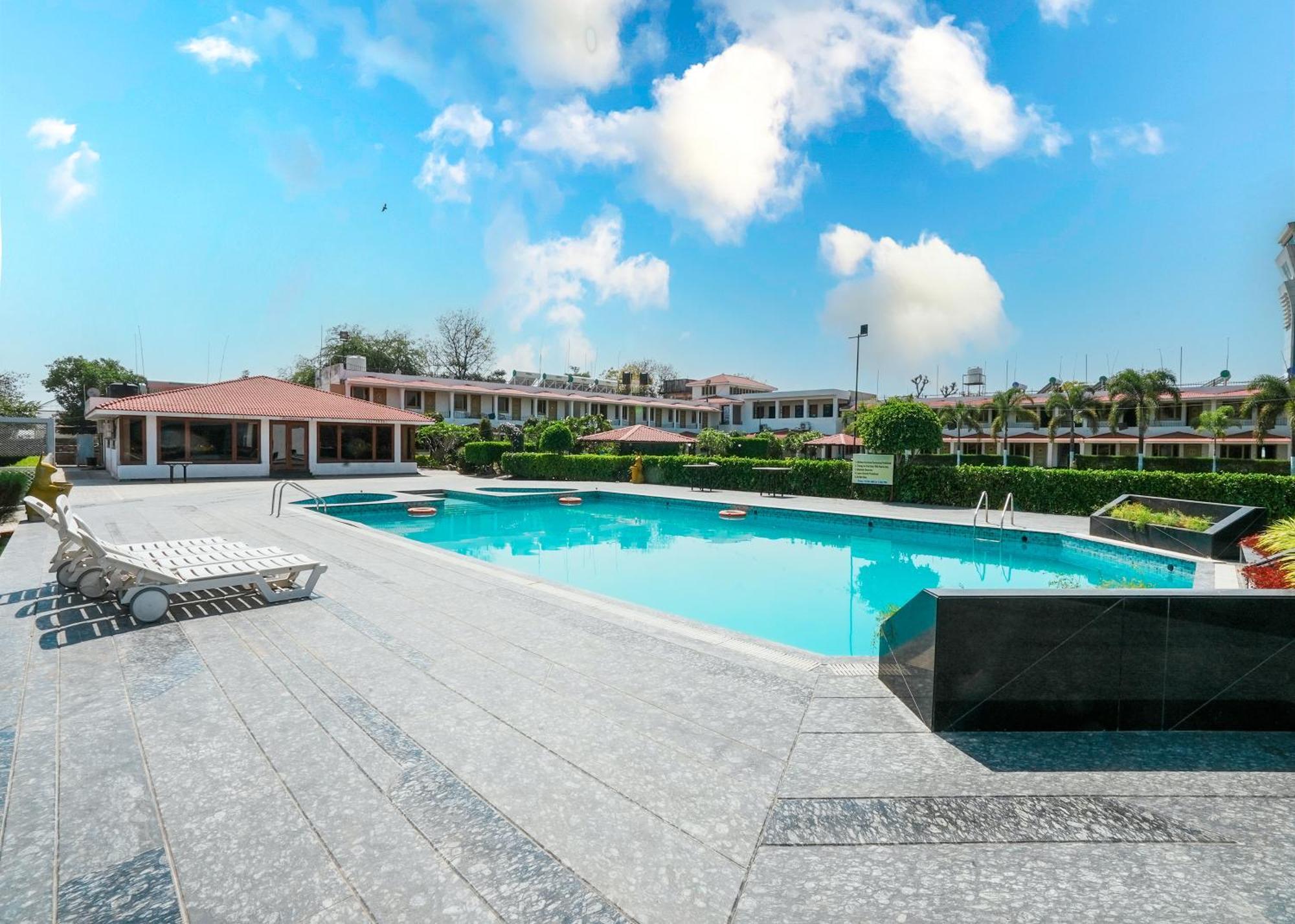 Rupis Resort Near Udaipur Airport Dabok エクステリア 写真