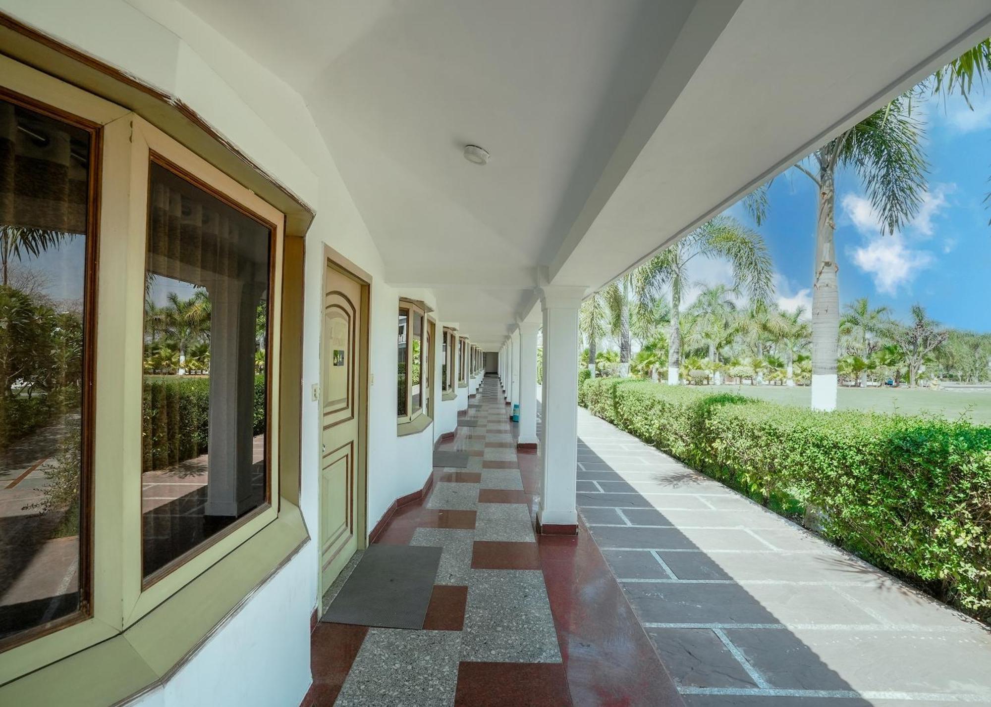 Rupis Resort Near Udaipur Airport Dabok エクステリア 写真