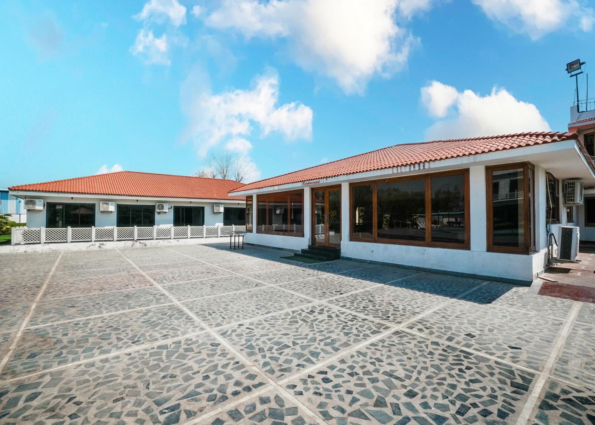 Rupis Resort Near Udaipur Airport Dabok エクステリア 写真