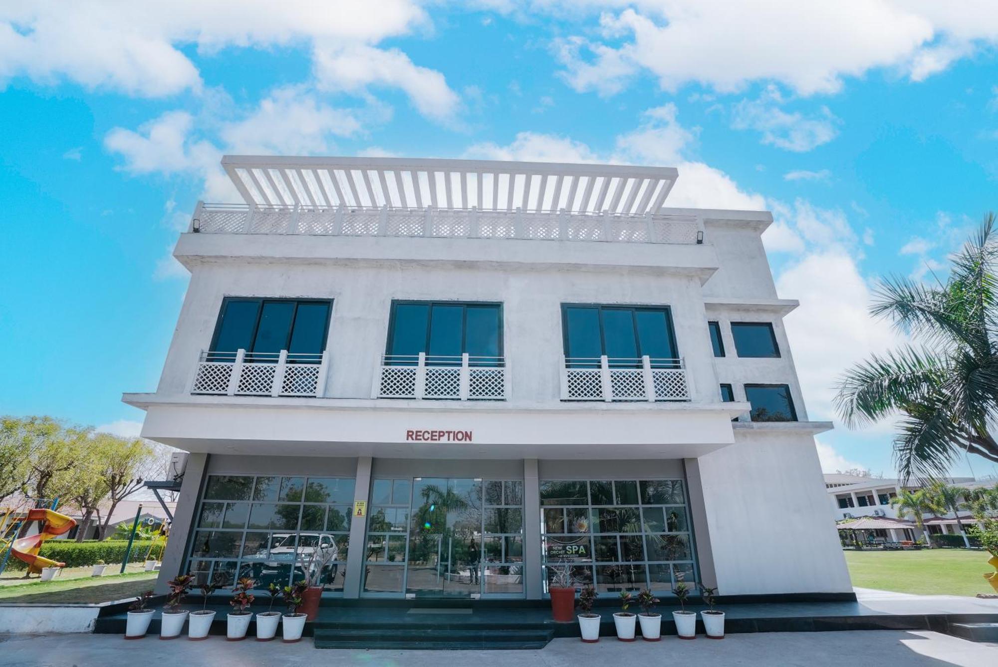 Rupis Resort Near Udaipur Airport Dabok エクステリア 写真