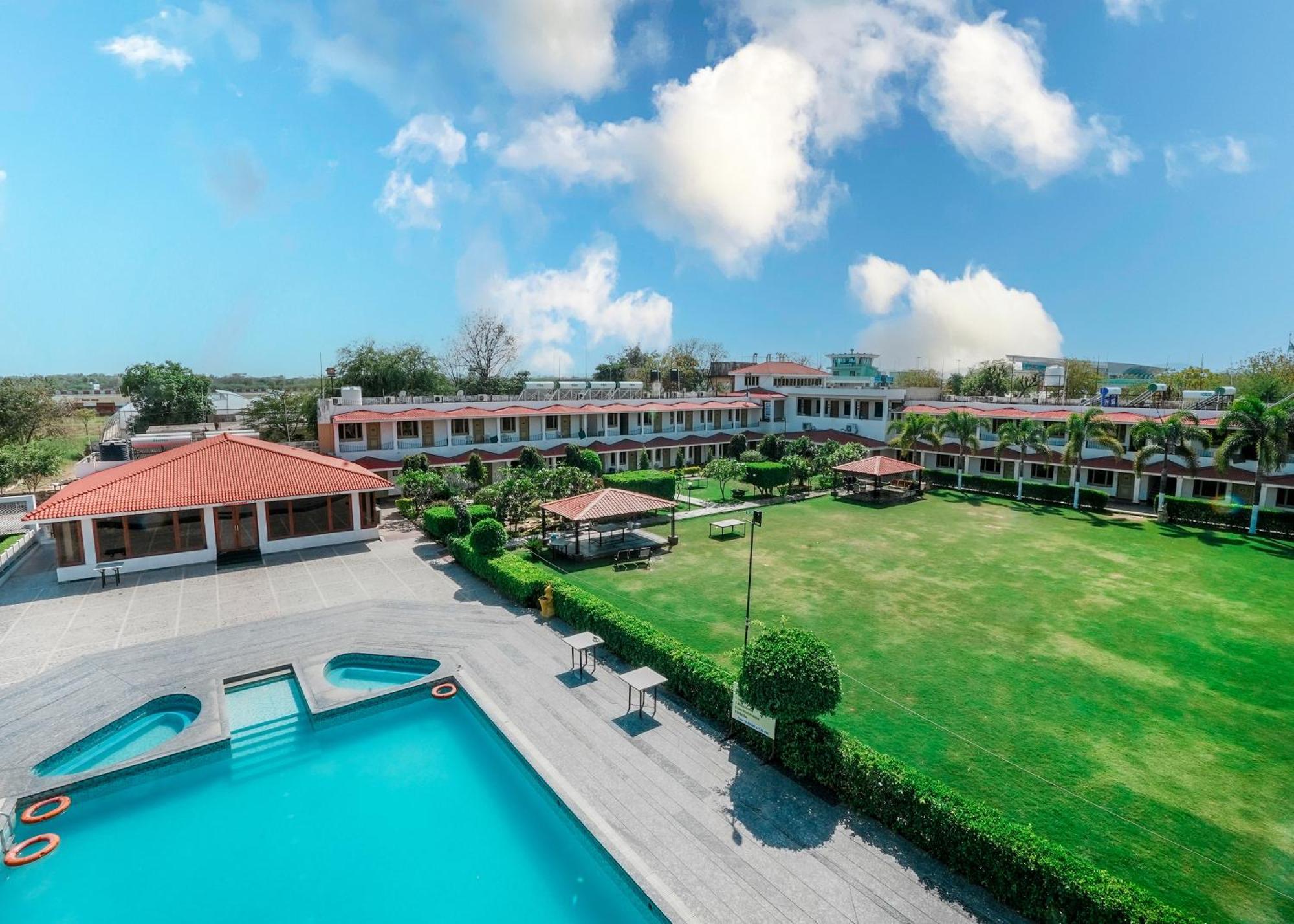 Rupis Resort Near Udaipur Airport Dabok エクステリア 写真