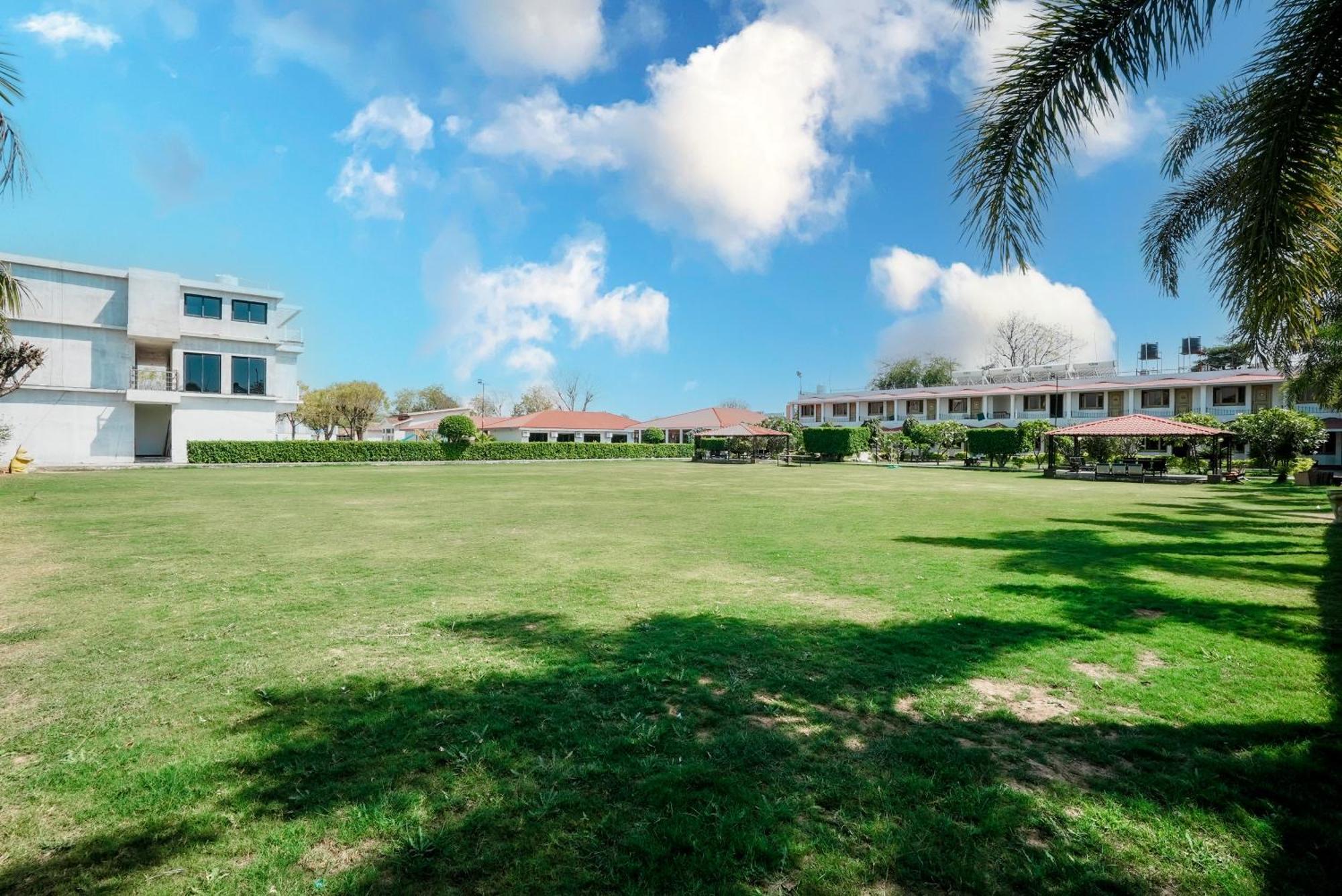 Rupis Resort Near Udaipur Airport Dabok エクステリア 写真