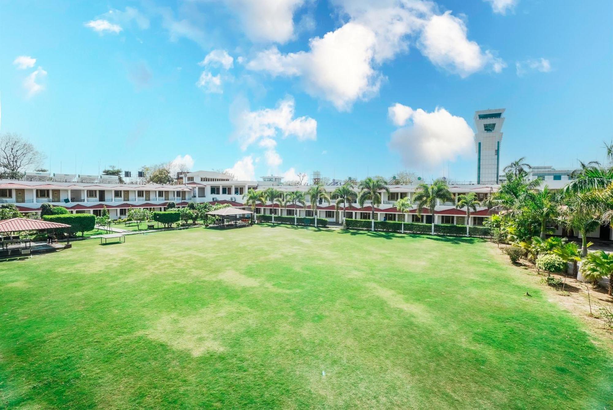 Rupis Resort Near Udaipur Airport Dabok エクステリア 写真