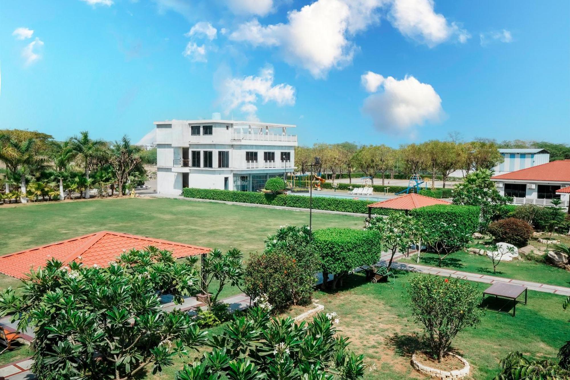 Rupis Resort Near Udaipur Airport Dabok エクステリア 写真