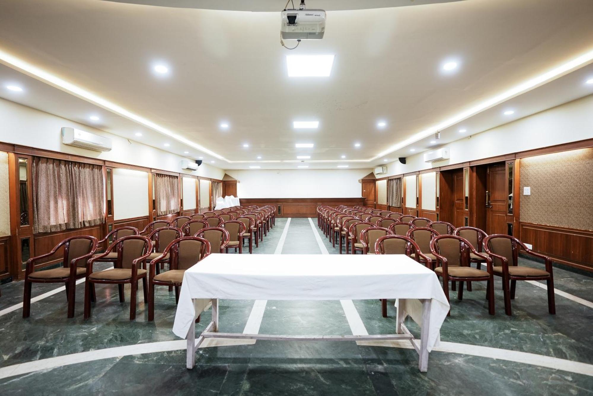 Rupis Resort Near Udaipur Airport Dabok エクステリア 写真