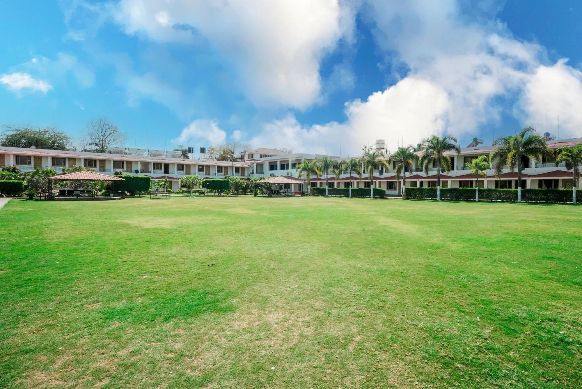 Rupis Resort Near Udaipur Airport Dabok エクステリア 写真